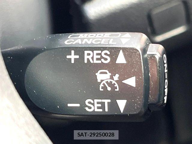 Toyota CROWN MAJESTA 2013-10 8828369-6