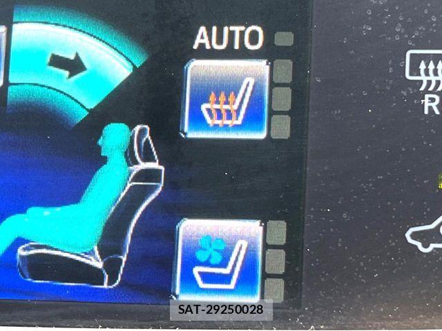 Toyota CROWN MAJESTA 2013-10 8828369-7