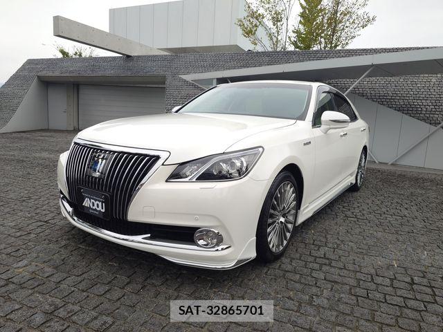 Toyota CROWN MAJESTA 2014-11 8848557-0