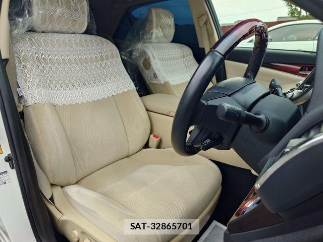 Toyota CROWN MAJESTA 2014-11 8848557-11