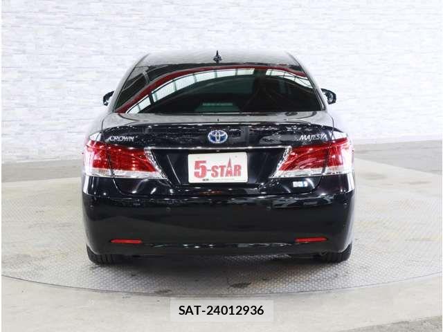 Toyota CROWN MAJESTA 2013-11 8879218-10