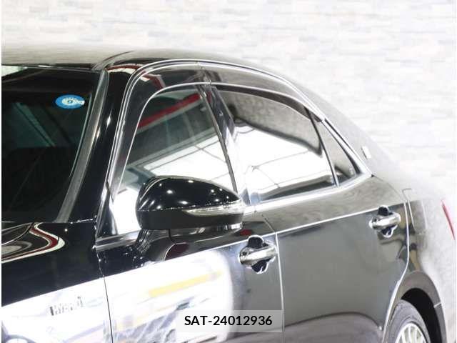 Toyota CROWN MAJESTA 2013-11 8879218-13