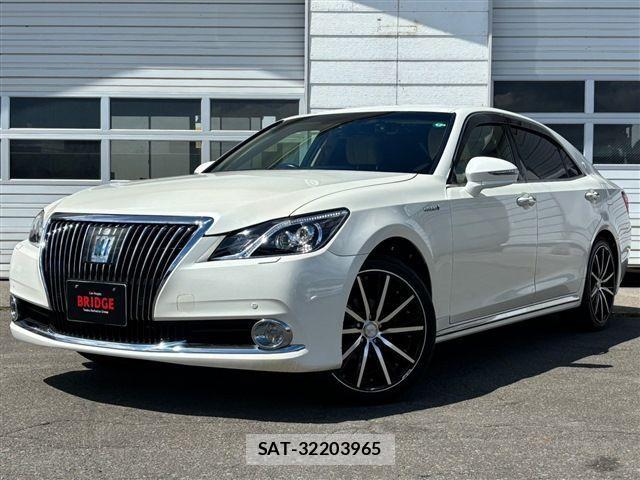 Toyota CROWN MAJESTA 2015-03 1136956-0