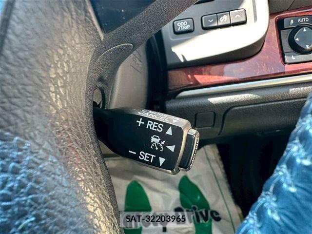 Toyota CROWN MAJESTA 2015-03 1136956-19