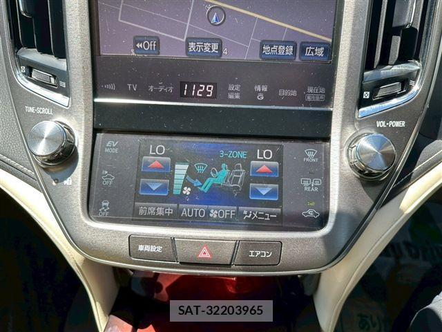 Toyota CROWN MAJESTA 2015-03 1136956-26