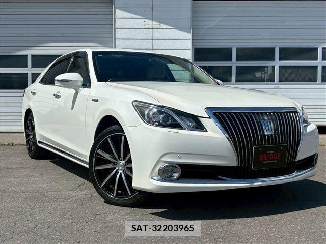 Toyota CROWN MAJESTA 2015-03 1136956-2