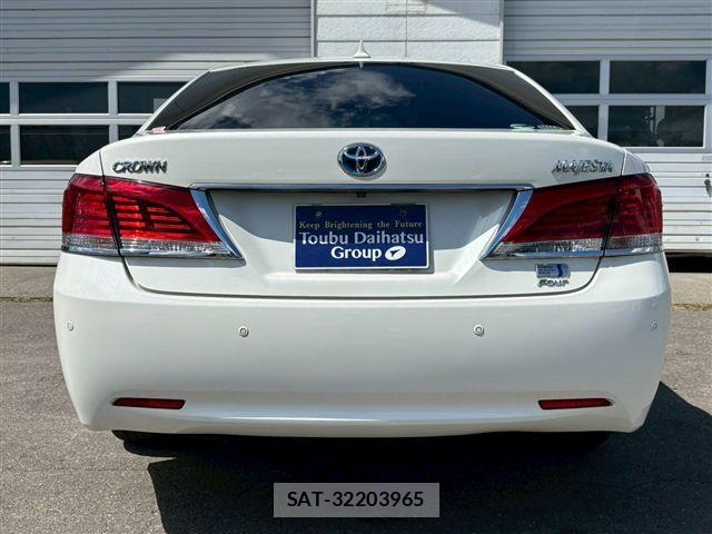 Toyota CROWN MAJESTA 2015-03 1136956-5