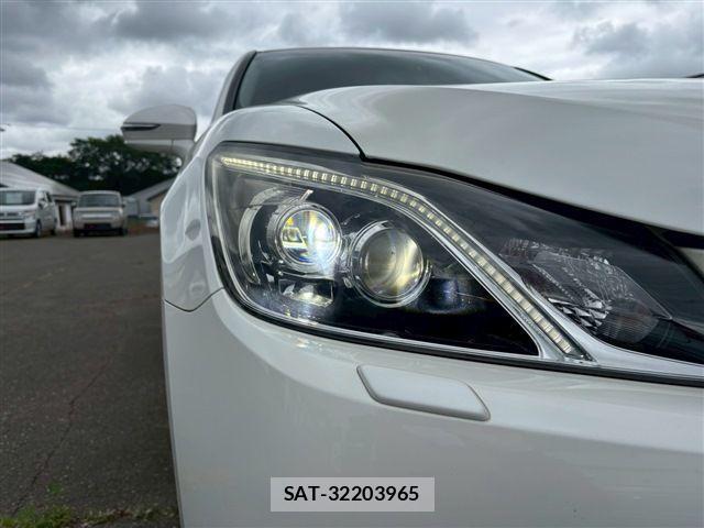 Toyota CROWN MAJESTA 2015-03 1136956-8
