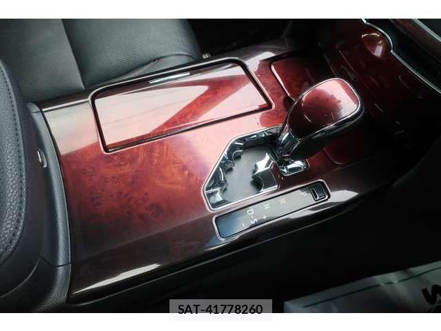Toyota CROWN MAJESTA 2016-02 3356344-10