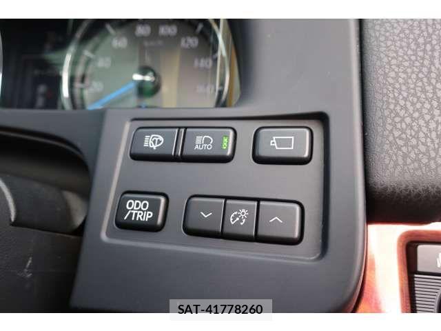 Toyota CROWN MAJESTA 2016-02 3356344-16