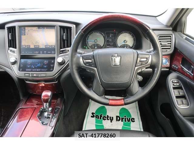 Toyota CROWN MAJESTA 2016-02 3356344-8