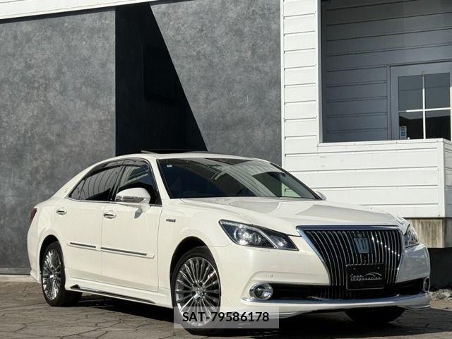 Toyota CROWN MAJESTA 2014-12 3766851-0