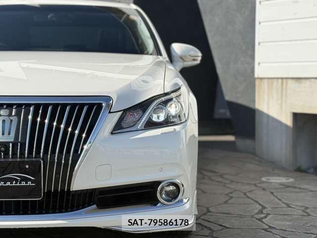 Toyota CROWN MAJESTA 2014-12 3766851-13