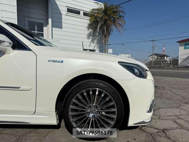 Toyota CROWN MAJESTA 2014-12 3766851-15