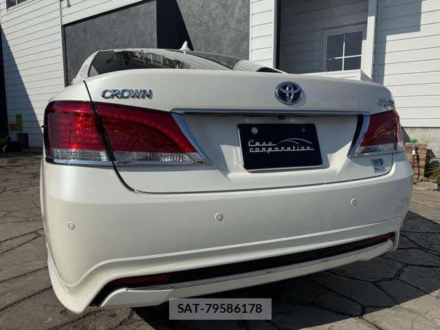 Toyota CROWN MAJESTA 2014-12 3766851-19
