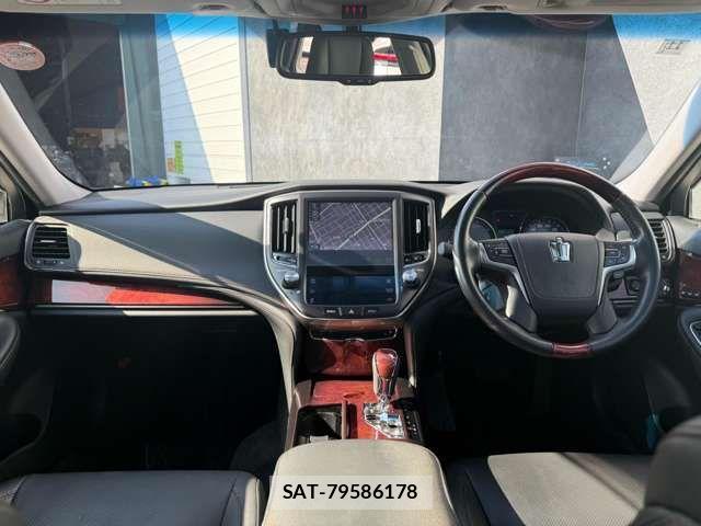 Toyota CROWN MAJESTA 2014-12 3766851-4