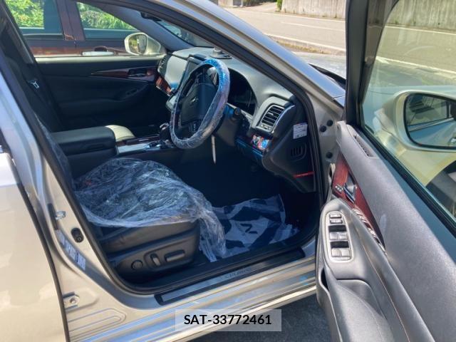 Toyota CROWN MAJESTA 2017-07 7508412-17