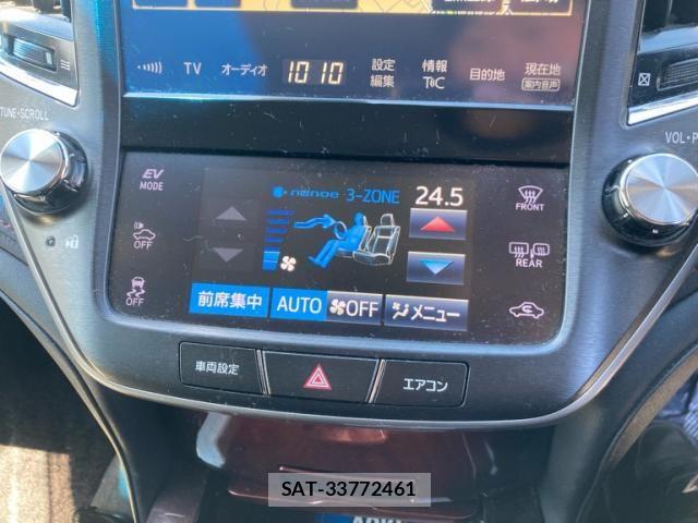 Toyota CROWN MAJESTA 2017-07 7508412-27