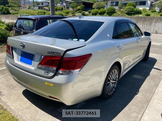 Toyota CROWN MAJESTA 2017-07 7508412-2