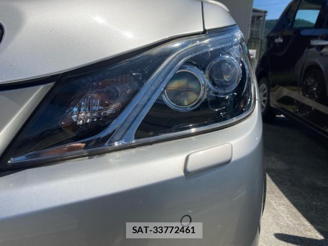 Toyota CROWN MAJESTA 2017-07 7508412-4