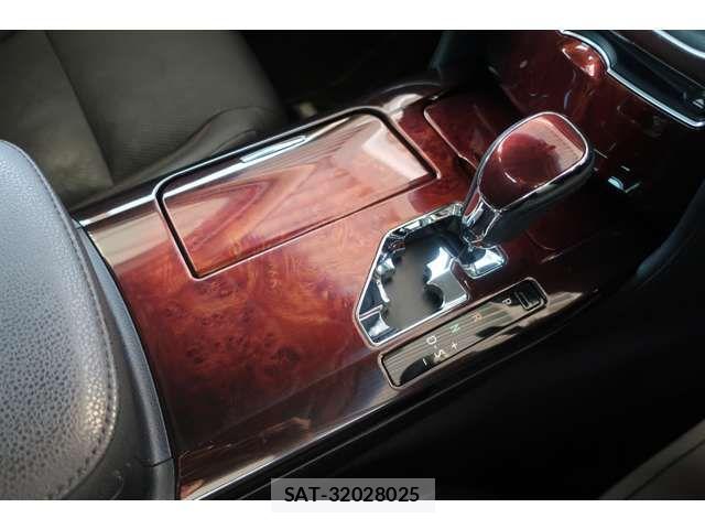 Toyota CROWN MAJESTA 2015-04 7615772-10