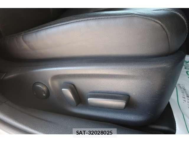 Toyota CROWN MAJESTA 2015-04 7615772-18