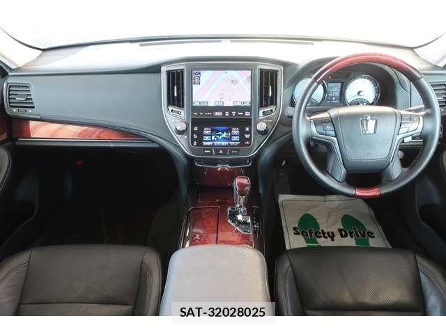 Toyota CROWN MAJESTA 2015-04 7615772-7