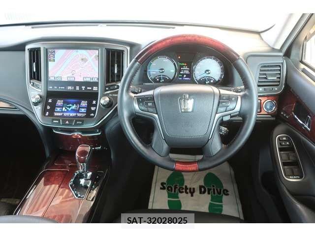 Toyota CROWN MAJESTA 2015-04 7615772-8