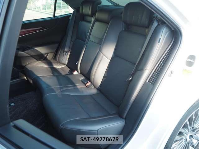 Toyota CROWN MAJESTA 2014-08 7722158-9
