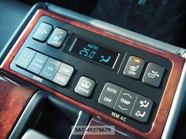 Toyota CROWN MAJESTA 2014-08 7722158-15