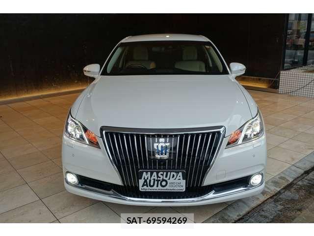 Toyota CROWN MAJESTA 2016-12 8129498-3