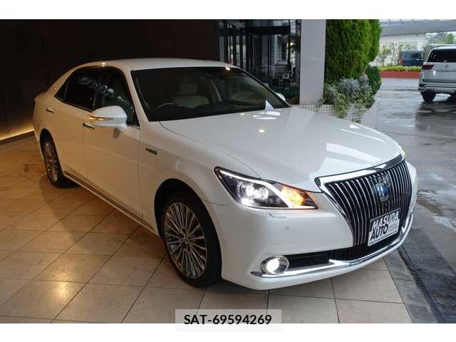 Toyota CROWN MAJESTA 2016-12 8129498-4