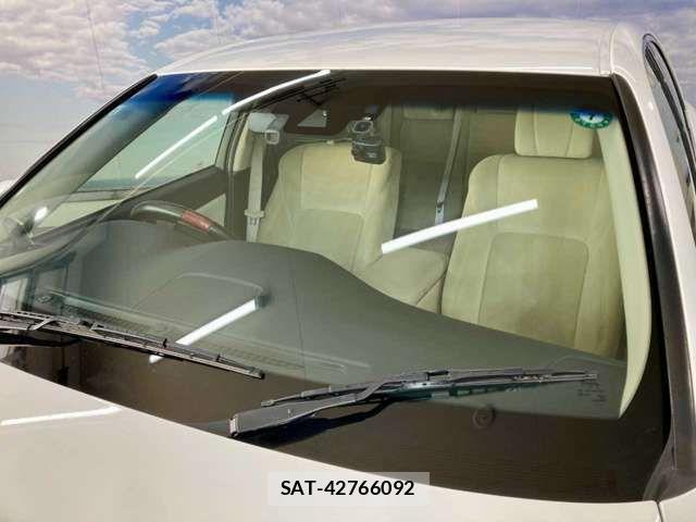 Toyota CROWN MAJESTA 2017-10 8354209-9