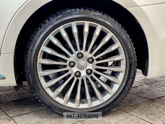Toyota CROWN MAJESTA 2017-10 8354209-2
