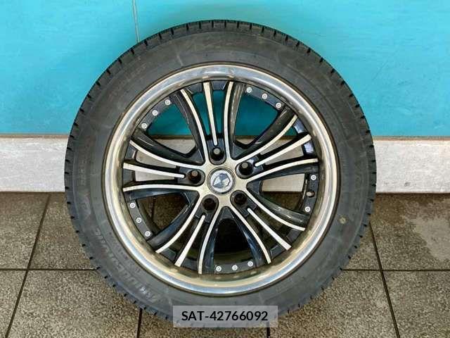 Toyota CROWN MAJESTA 2017-10 8354209-3