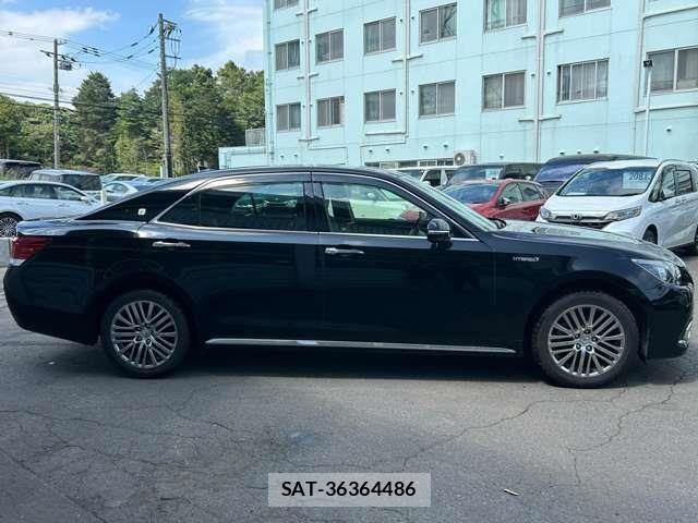 Toyota CROWN MAJESTA 2015-06 8626267-3