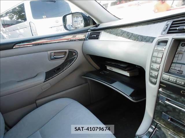 Toyota CROWN SEDAN 2007-12 742419-10