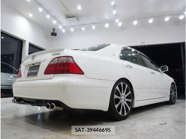 Toyota CROWN SEDAN 2006-06 832956-4