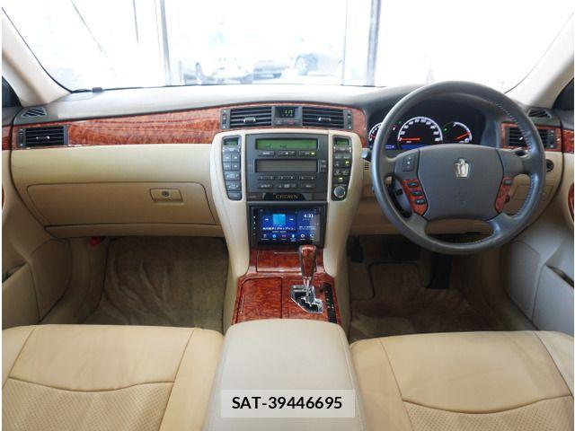 Toyota CROWN SEDAN 2006-06 832956-7
