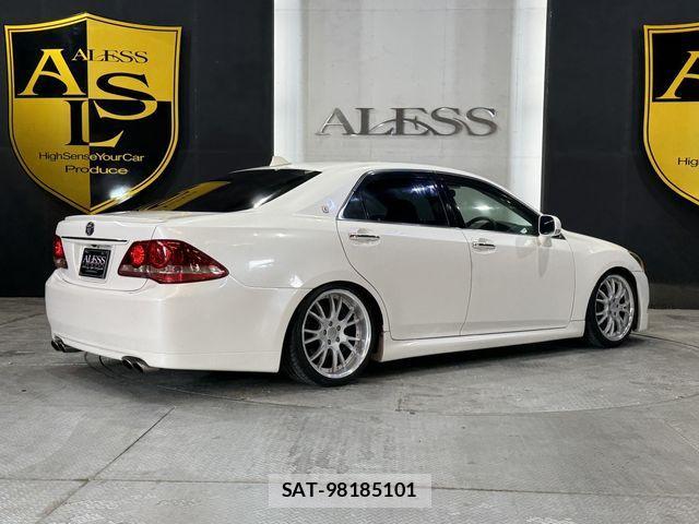 Toyota CROWN SEDAN 2009-03 1039218-11