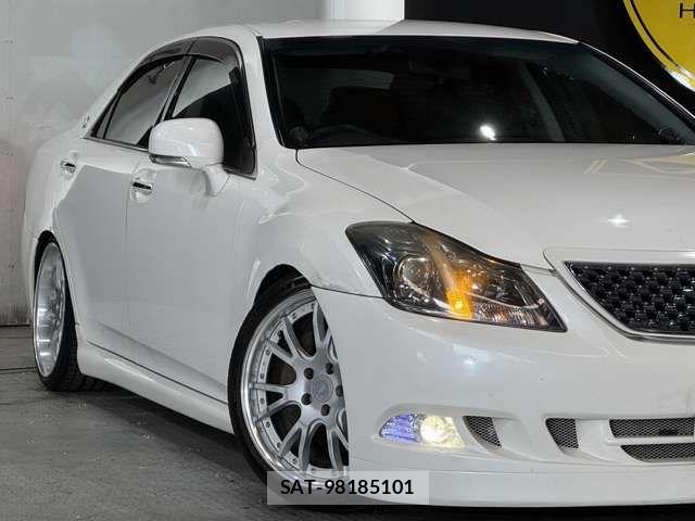 Toyota CROWN SEDAN 2009-03 1039218-1