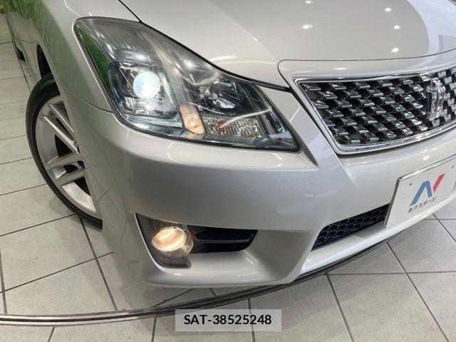 Toyota CROWN SEDAN 2010-03 1051989-11