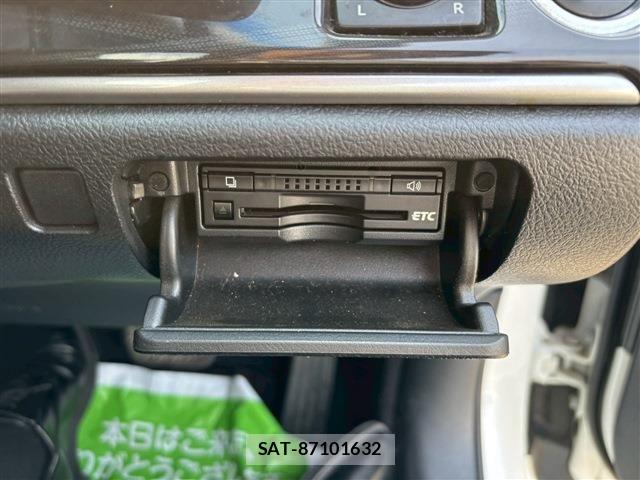 Toyota CROWN SEDAN 2015-02 1121661-25