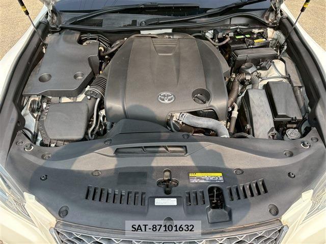 Toyota CROWN SEDAN 2015-02 1121661-29