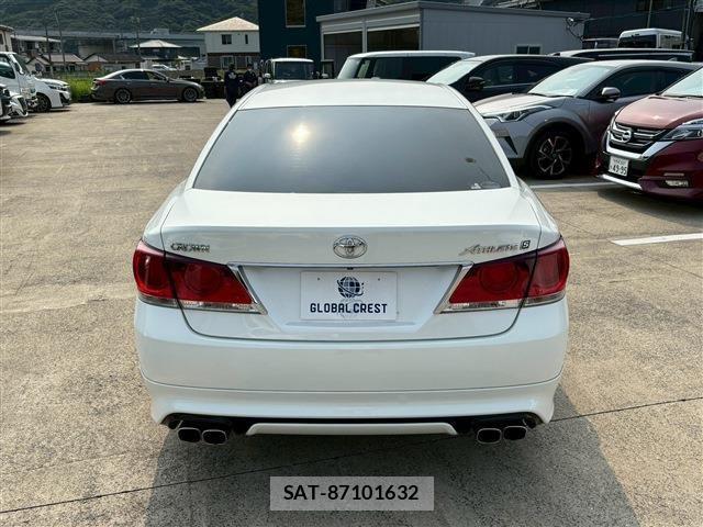 Toyota CROWN SEDAN 2015-02 1121661-3