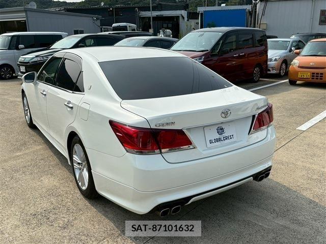 Toyota CROWN SEDAN 2015-02 1121661-4