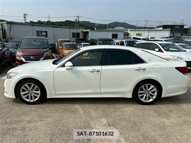 Toyota CROWN SEDAN 2015-02 1121661-5