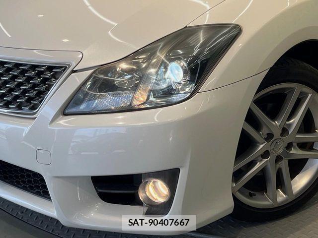Toyota CROWN SEDAN 2012-08 1121658-11