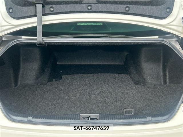 Toyota CROWN SEDAN 2014-08 1205884-15