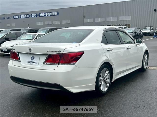Toyota CROWN SEDAN 2014-08 1205884-5